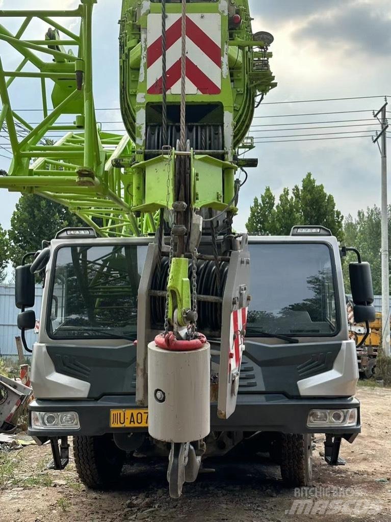 Zoomlion ZTC700 Mobiilinosturit