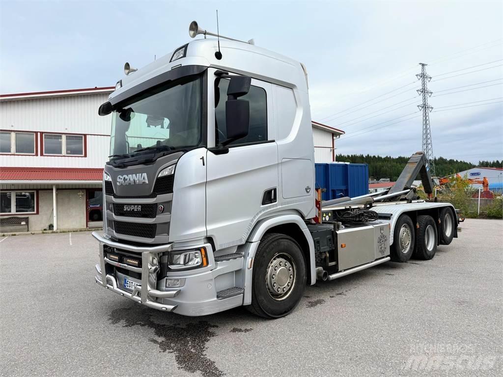 Scania R520 8x2 Koukkulava kuorma-autot
