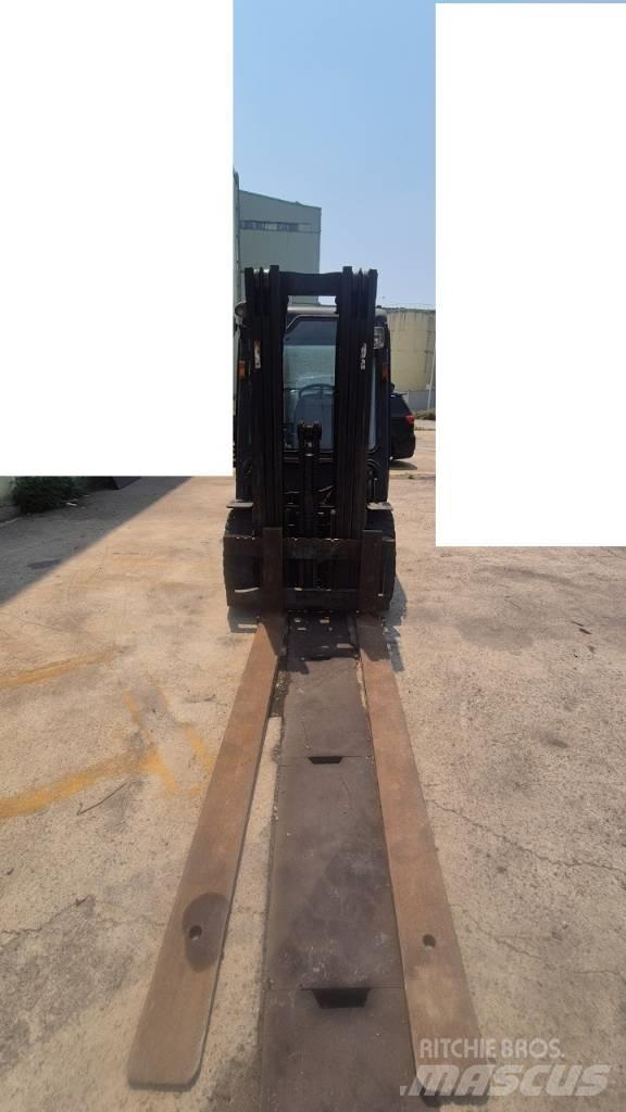 Hyundai D30 Muut haarukkatrukit