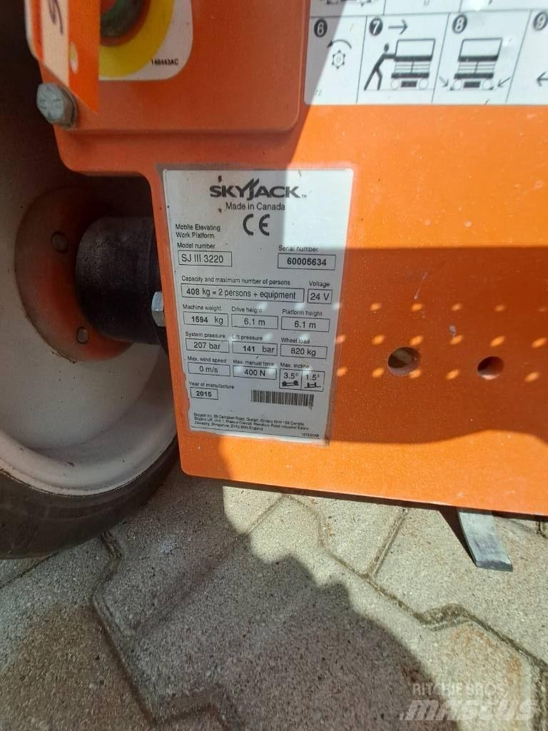 SkyJack SJIII 3220 Saksilavat