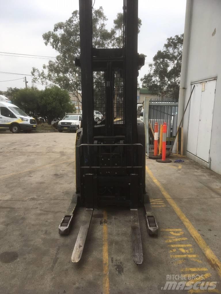 Hyster N35ZDR Työntömastotrukit
