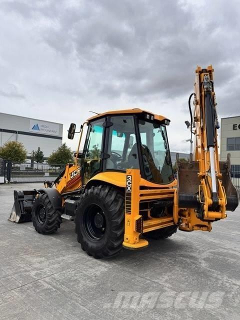 JCB 3 CX PRO Kaivurikuormaajat