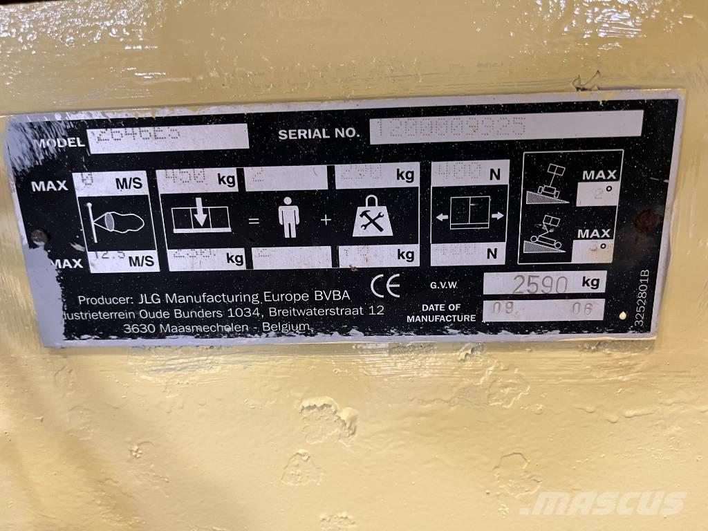 JLG 2646 ES Saksilavat