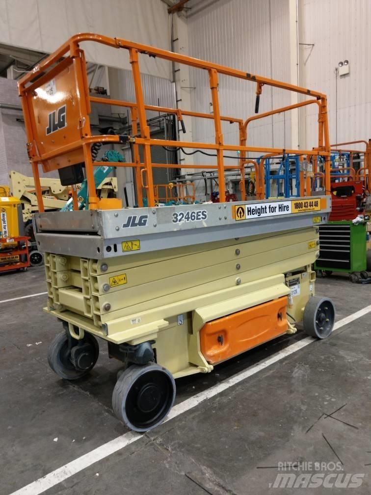 JLG ES 3246 Saksilavat