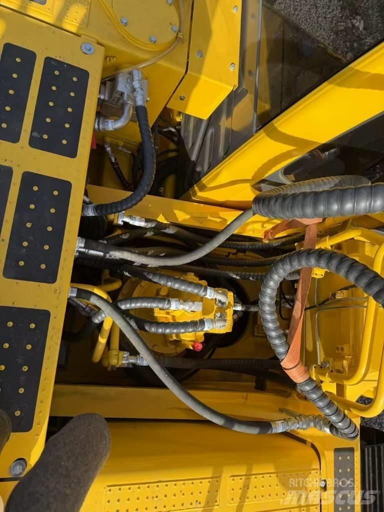 Komatsu 350LC-8 Telakaivukoneet