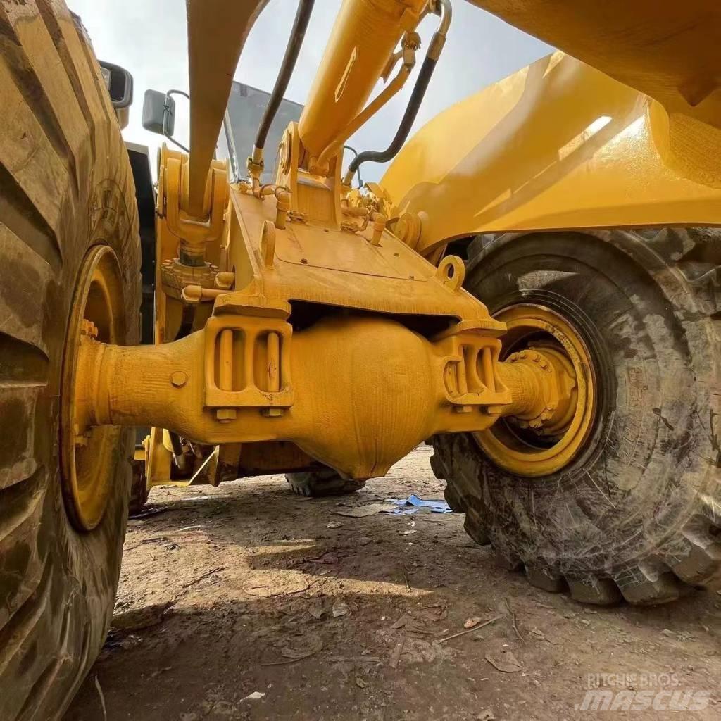 Komatsu WA 500 Pyöräkuormaajat