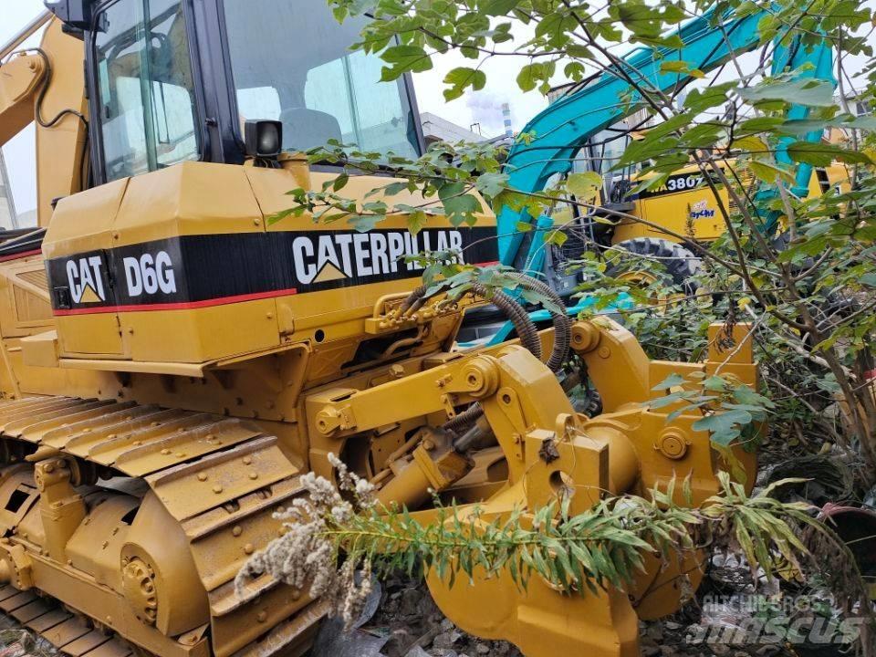CAT D6G Telaketjupuskutraktorit