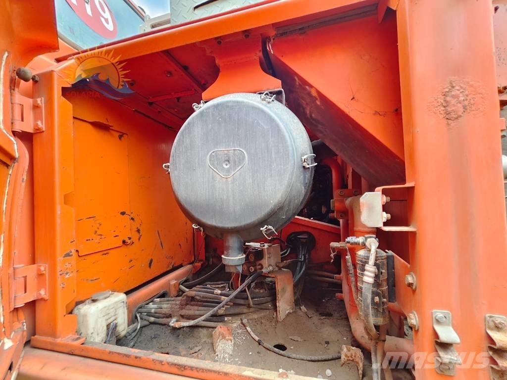 Doosan DX 300 LC Telakaivukoneet