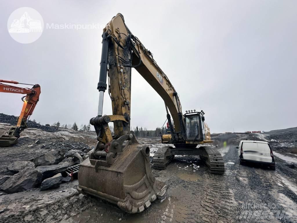 CAT 352 Telakaivukoneet