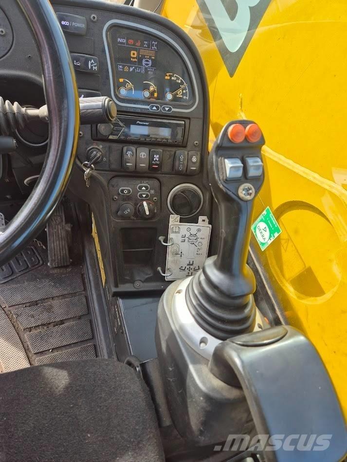 JCB 541-70 Maatalouskurottajat