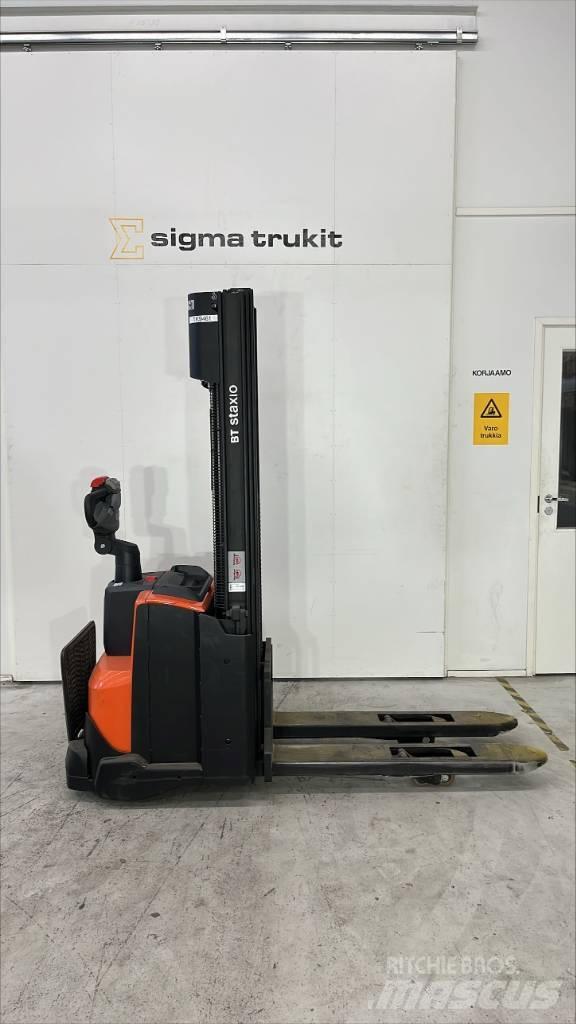 Toyota SWE 120 L Käyden ajettavat pinoamistrukit