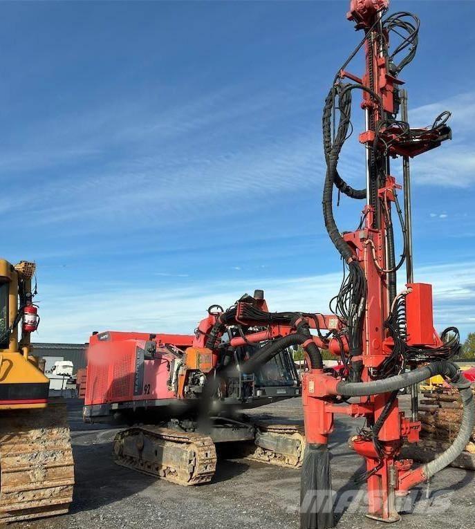 Sandvik DX800 Avolouhintaporauslaitteet