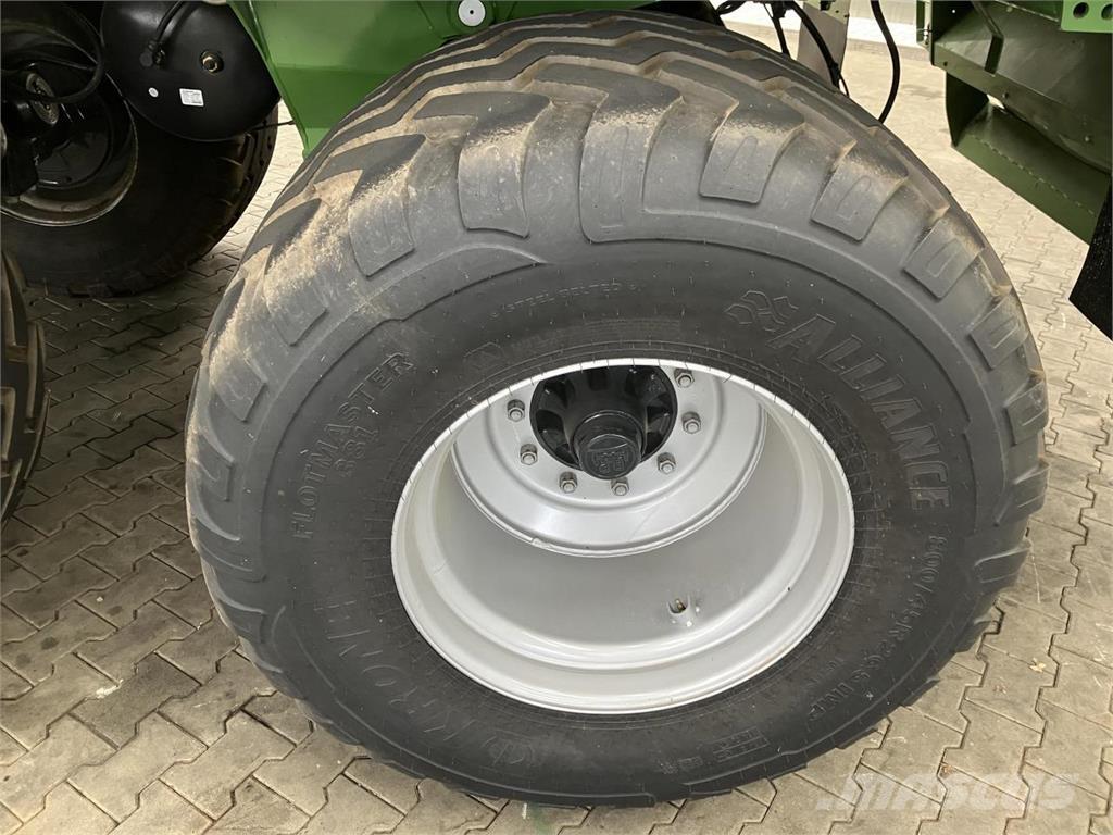 Krone TX 460 D Keräävät noukinvaunut ja silppurivaunut
