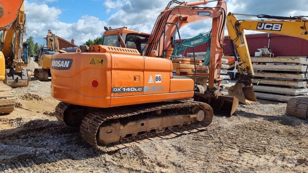 Doosan DX 140 LC-3 Telakaivukoneet