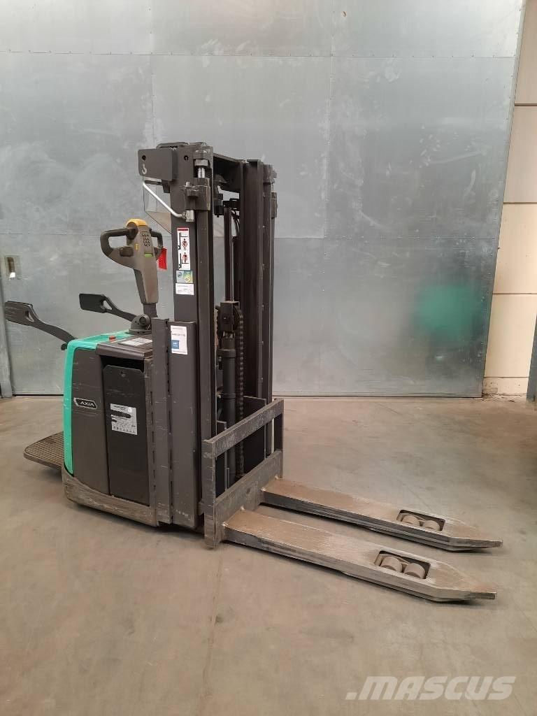 Mitsubishi SBV16P Ajettavat pinoamisvaunut