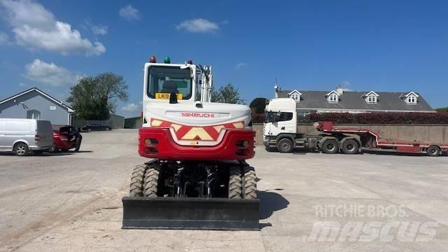 Takeuchi TB295W Pyöräkaivukoneet