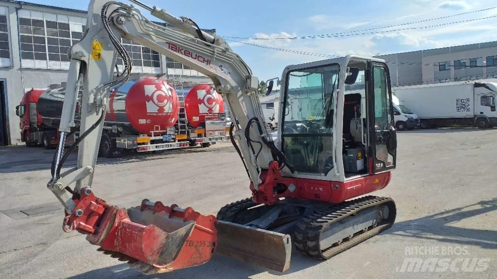Takeuchi TB 240 Minikaivukoneet < 7t