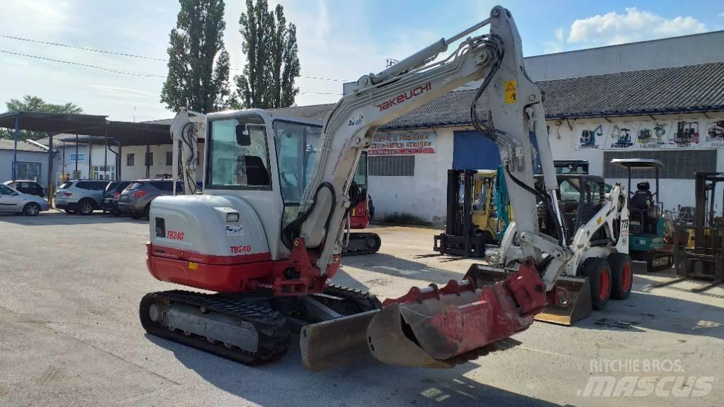 Takeuchi TB 240 Minikaivukoneet < 7t