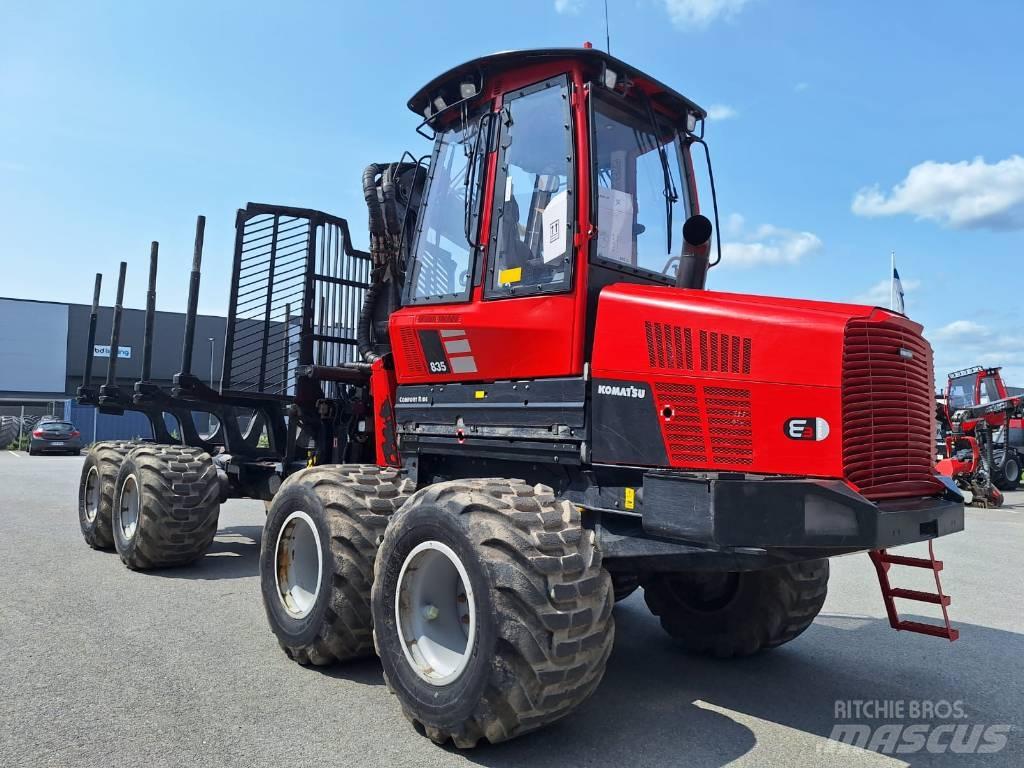 Komatsu 835 Kuormatraktorit
