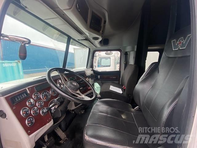 Western Star 4900SB Vetopöytäautot