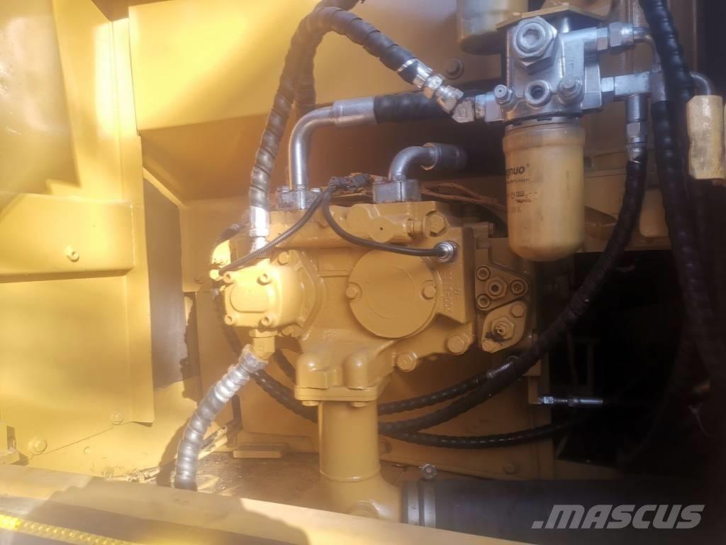 CAT 320 D Telakaivukoneet