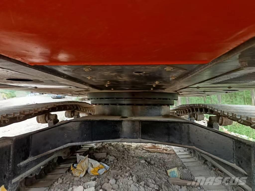 Hitachi ZX200 Telakaivukoneet