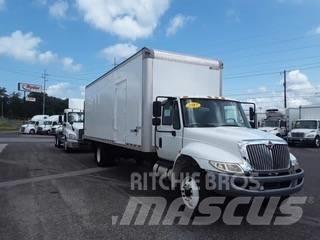 International 4300 Umpikorikuorma-autot