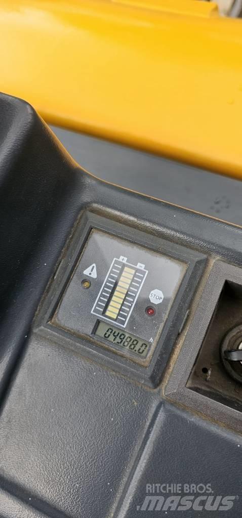 Jungheinrich ERE220 Lavansiirtotrukit