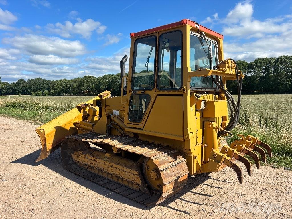 CAT D 4 C Telaketjupuskutraktorit