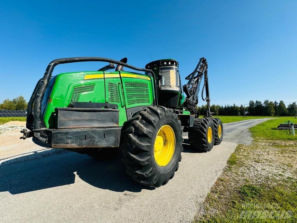 John Deere 1470 E Harvesterit