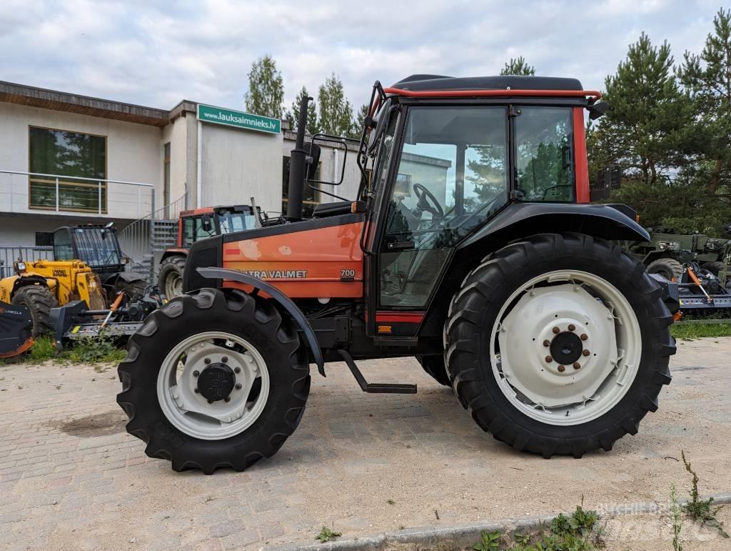 Valtra Valmet 700 Traktorit