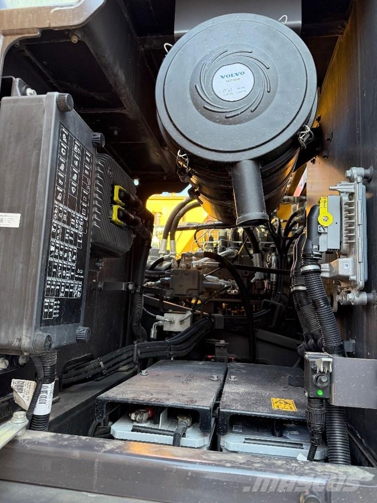 Volvo EC220E Telakaivukoneet