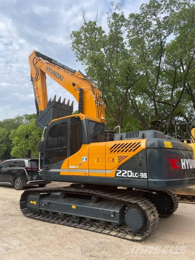 Hyundai 220LC-9S Midikaivukoneet 7t - 12t