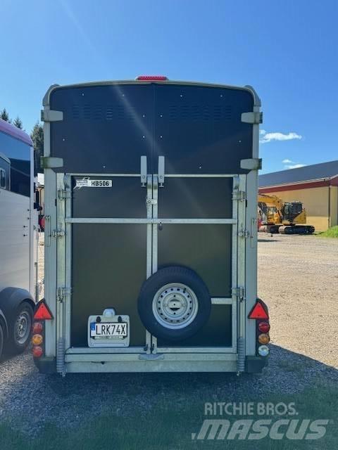 Ifor Williams HB 506 Eläinkuljetuspuoliperävaunut