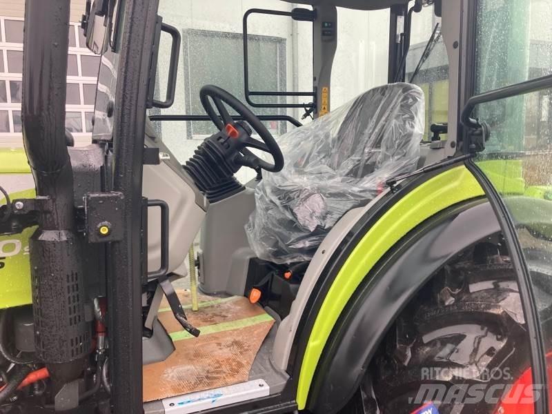 CLAAS NEXOS 240 S Traktorit