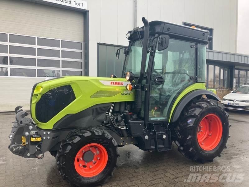 CLAAS NEXOS 240 S Traktorit