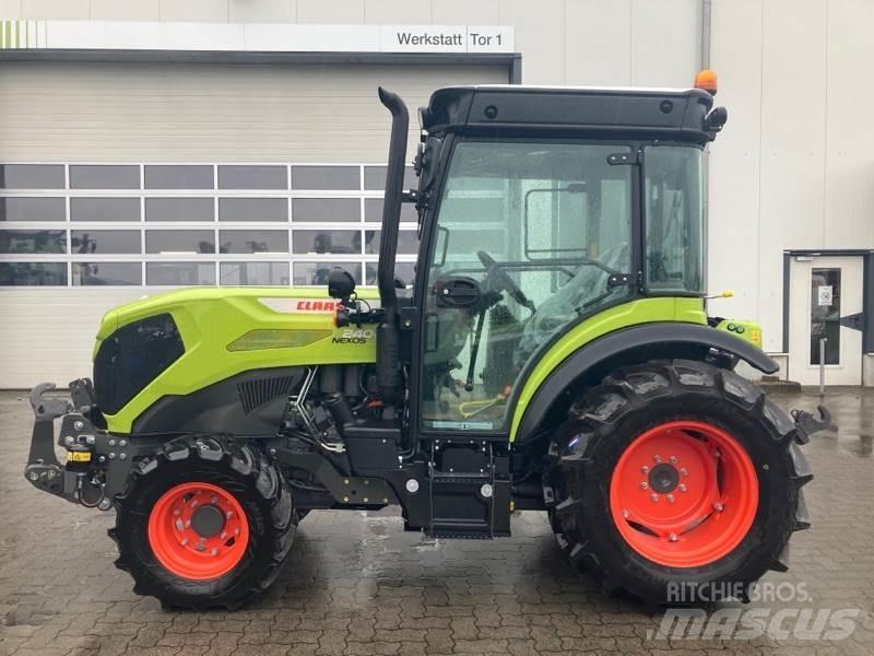 CLAAS NEXOS 240 S Traktorit