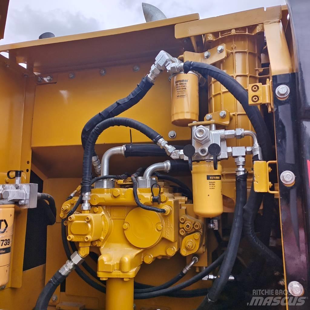 CAT 320 D Telakaivukoneet