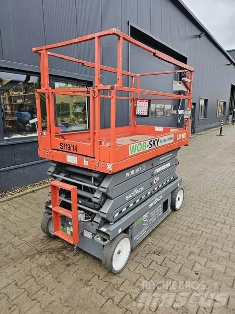 SkyJack SJIII 4632, Saksilavat