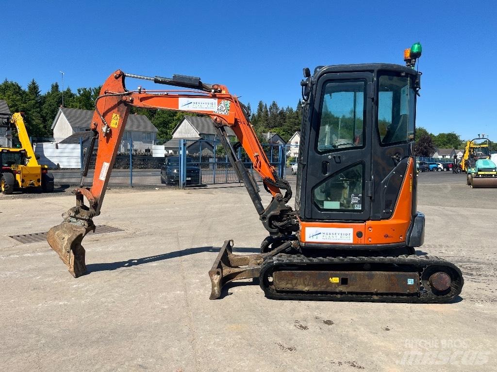 Hitachi ZX33U-6 Minikaivukoneet < 7t