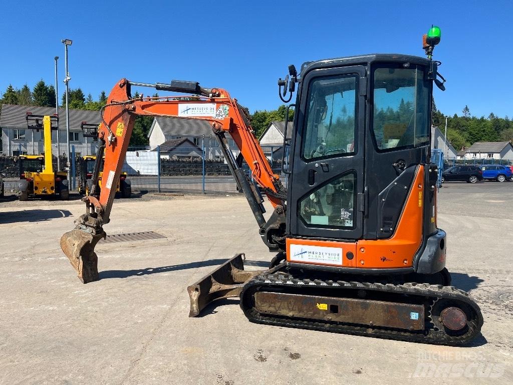 Hitachi ZX33U-6 Minikaivukoneet < 7t