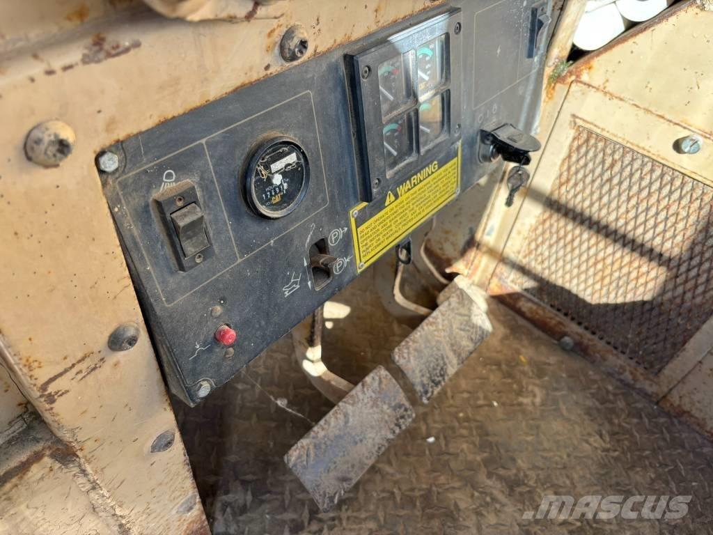 CAT D 5 C Telaketjupuskutraktorit