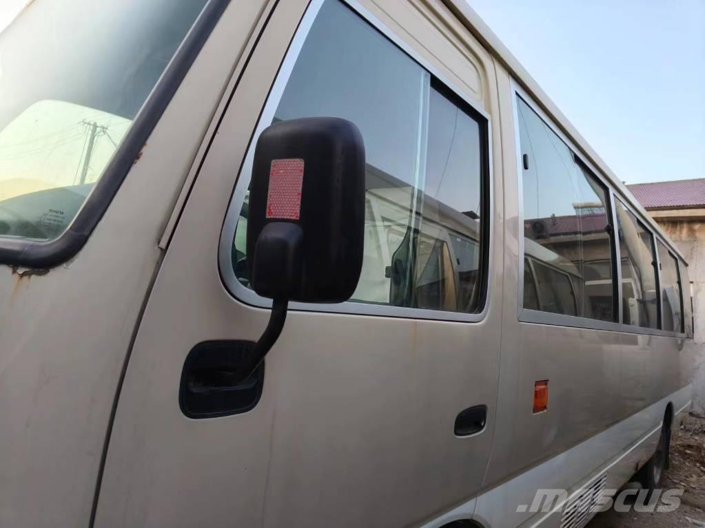 Toyota Coaster Bus Minibussit