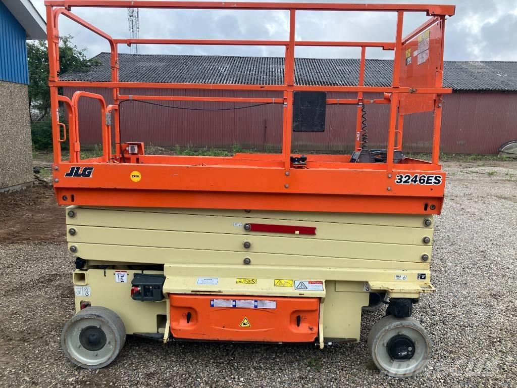 JLG 3246 ES Saksilavat