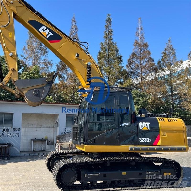 CAT 323D2 Telakaivukoneet