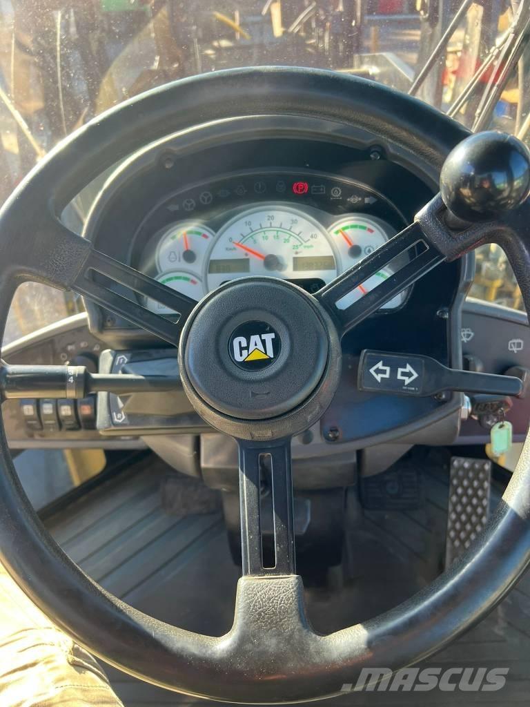 CAT IT 28 G Pyöräkuormaajat