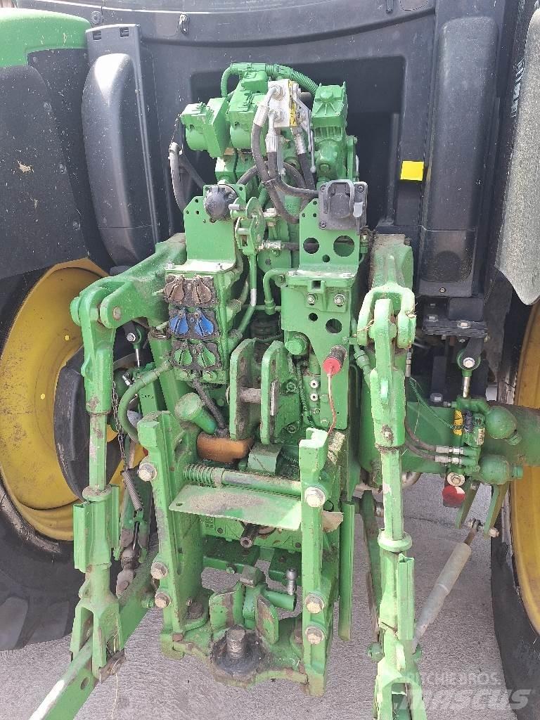 John Deere 6110R Traktorit