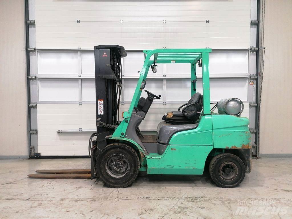 Mitsubishi FG35NT Nestekaasutrukit