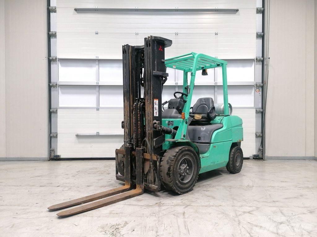 Mitsubishi FG35NT Nestekaasutrukit