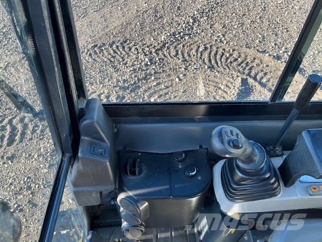 Komatsu PC16R HS Minikaivukoneet < 7t